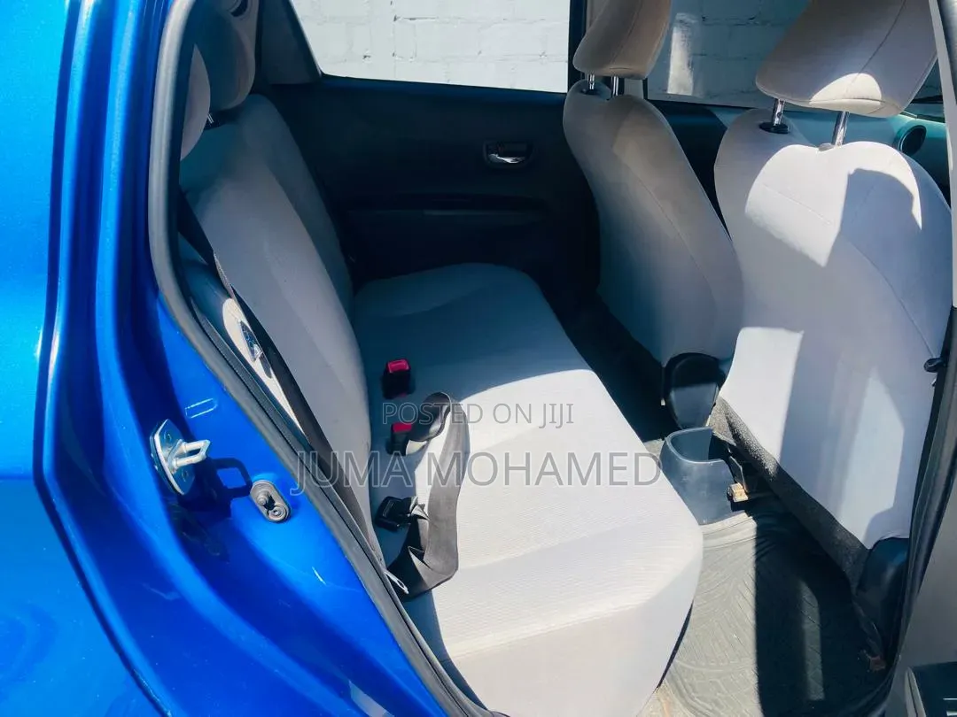 Toyota Vitz 2011 Blue