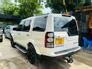 Land Rover Discovery 2011 White