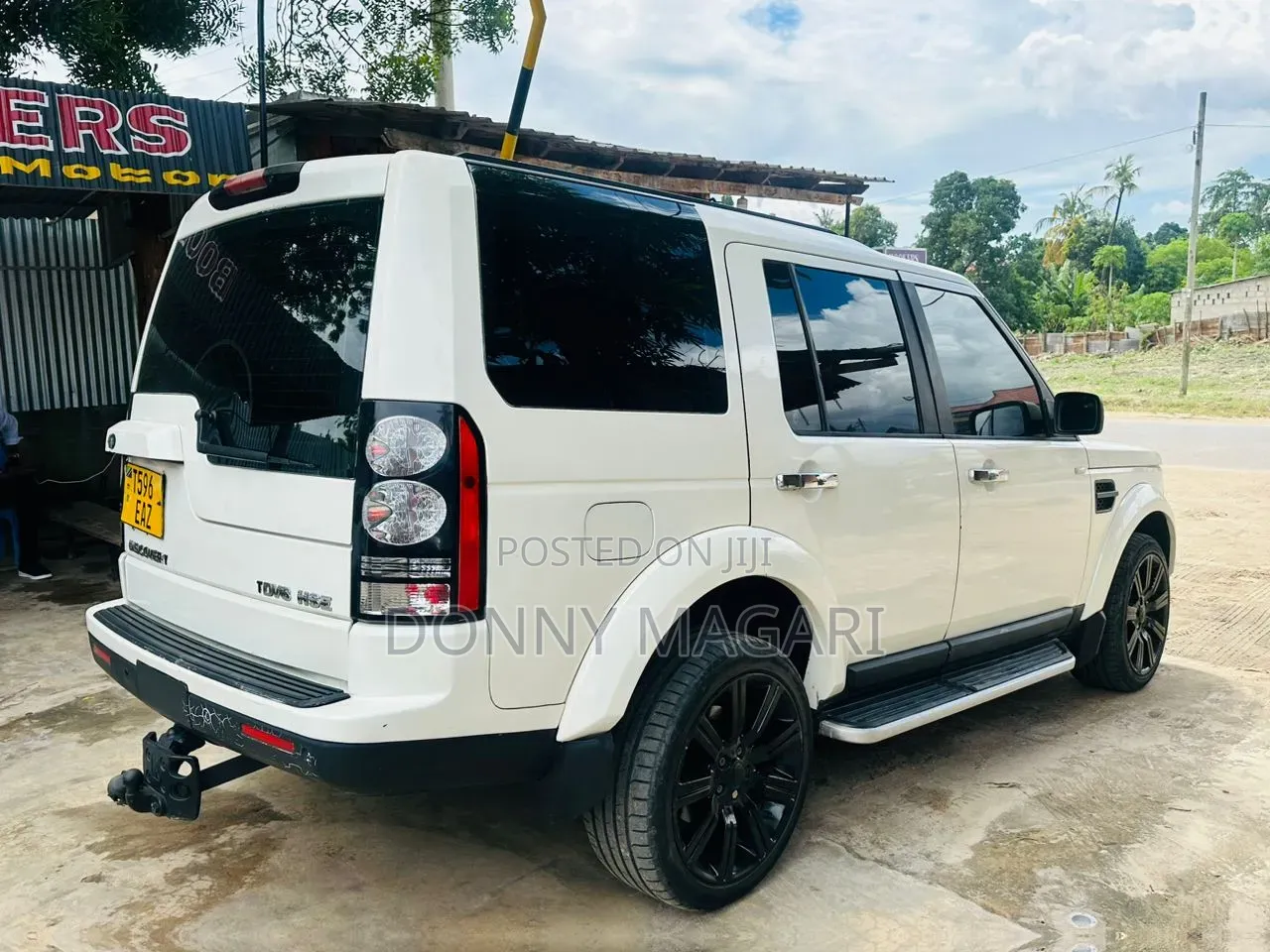 Land Rover Discovery 2011 White