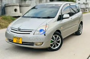 Toyota Corolla Spacio 2004 Gold