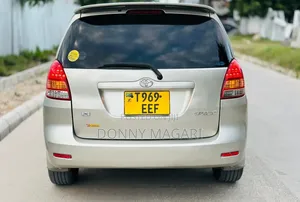 Toyota Corolla Spacio 2004 Gold