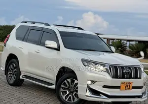 Toyota Land Cruiser Prado 2022 White