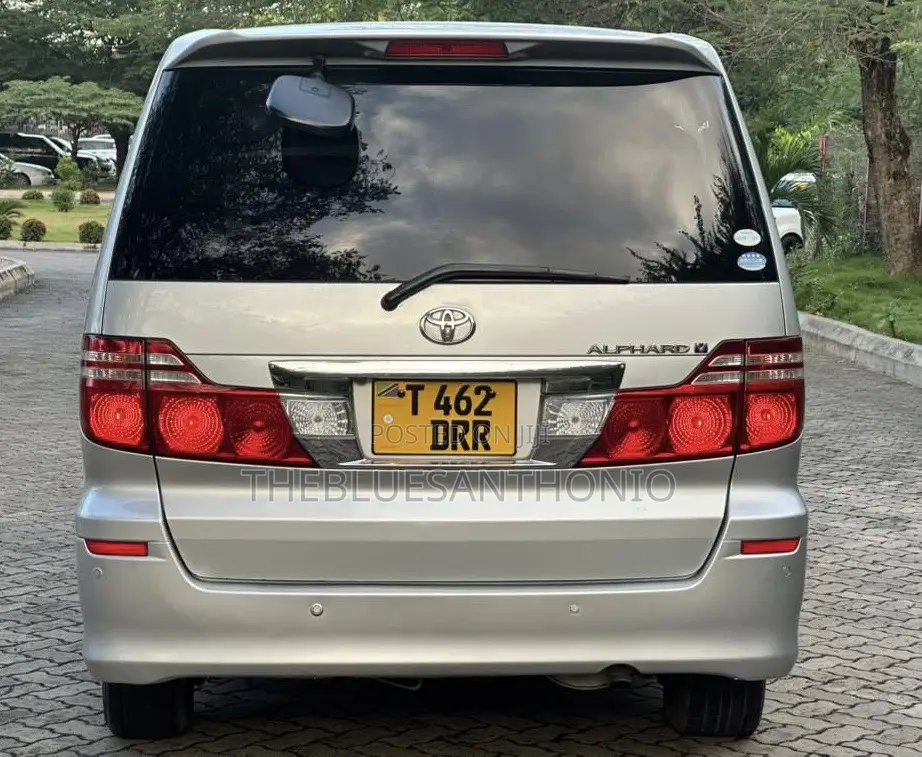 Toyota Alphard 2005 Silver