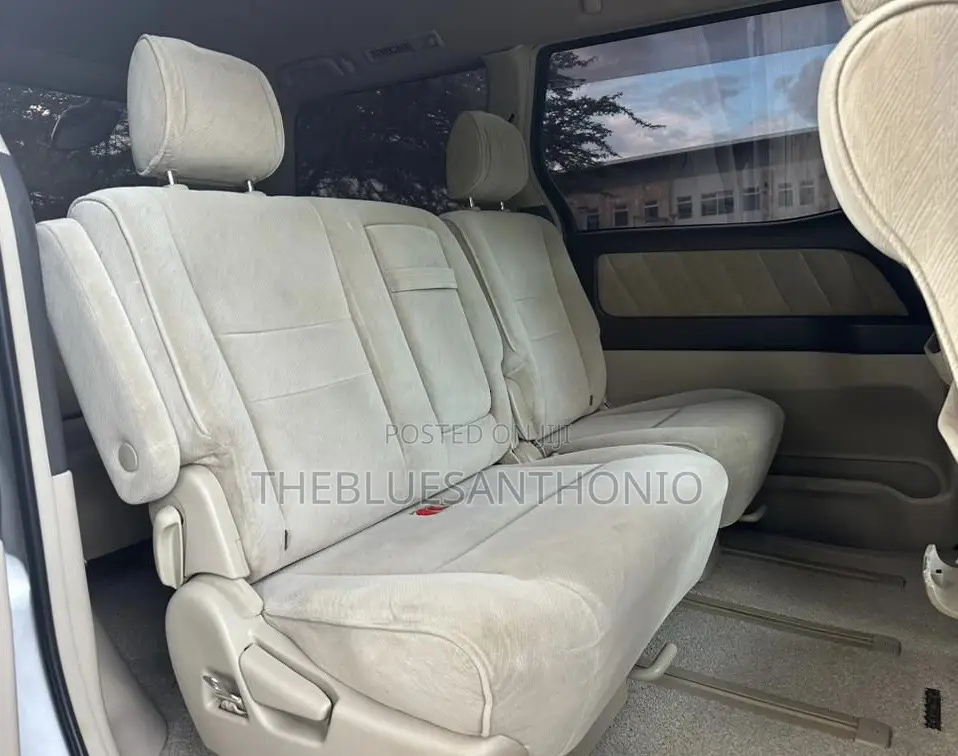 Toyota Alphard 2005 Silver