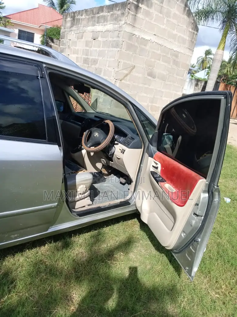 Toyota Corolla Spacio 2005 Gray