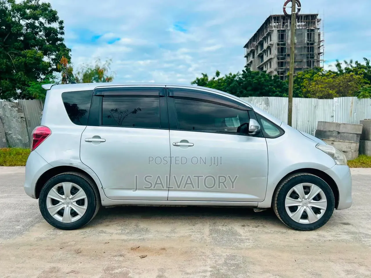 Toyota Ractis 1.5 AWD 2006 Silver