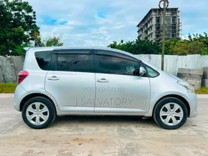 Toyota Ractis 1.5 AWD 2006 Silver