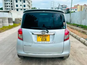 Toyota Ractis 1.5 AWD 2006 Silver