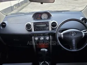 Toyota IST 2007 Silver