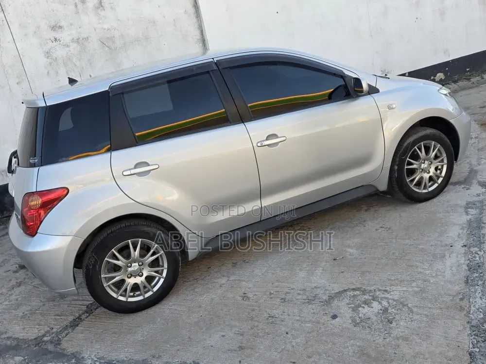 Toyota IST 2007 Silver