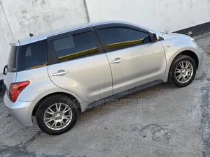 Toyota IST 2007 Silver