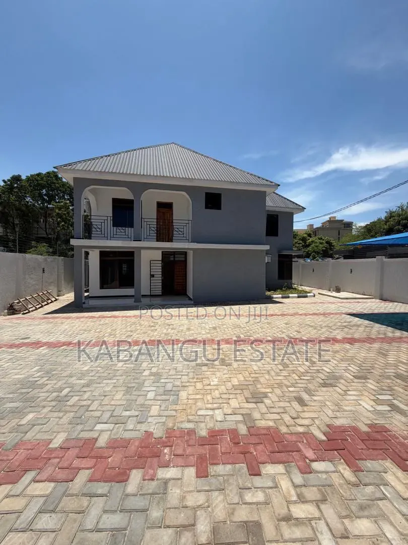 7bdrm House in Masaki for rent