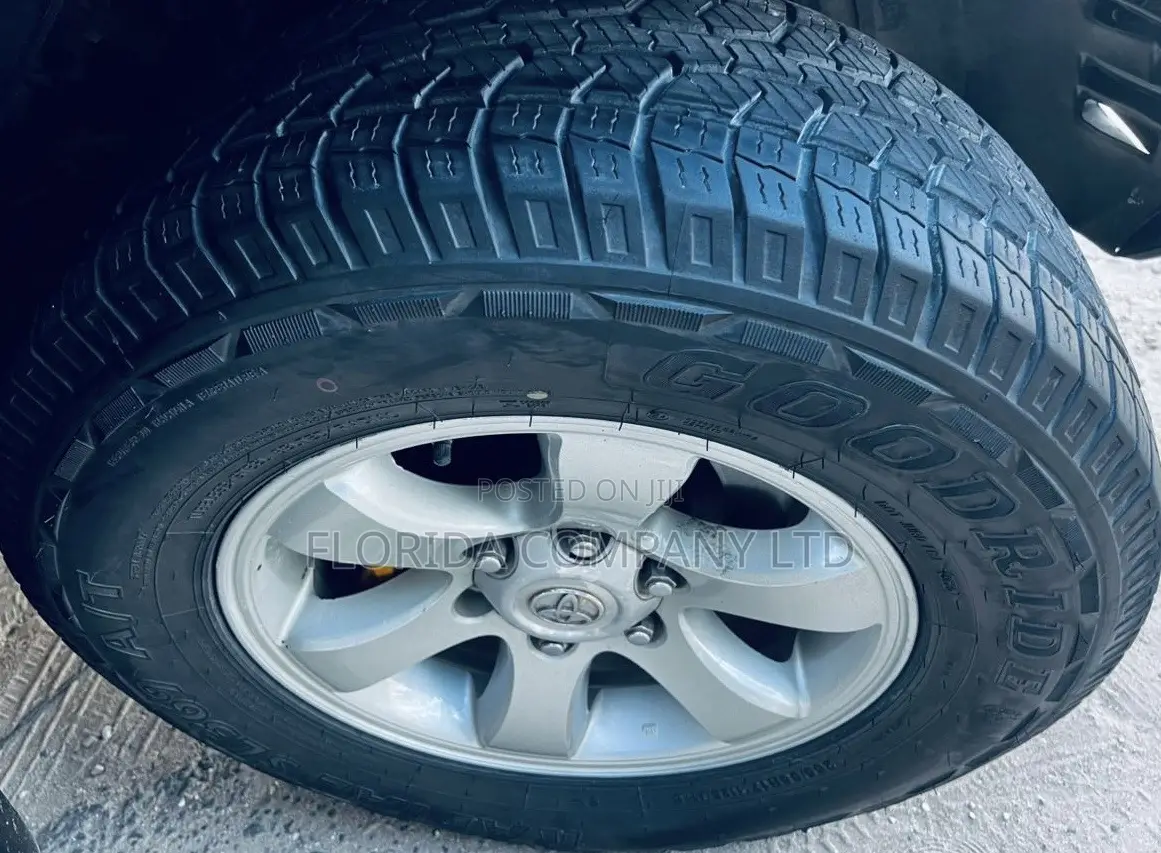 Toyota Land Cruiser Prado 2005 Black