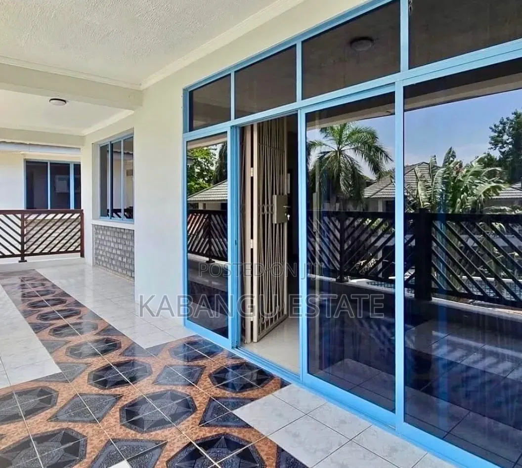 Furnished 3bdrm Villa in Masaki for rent
