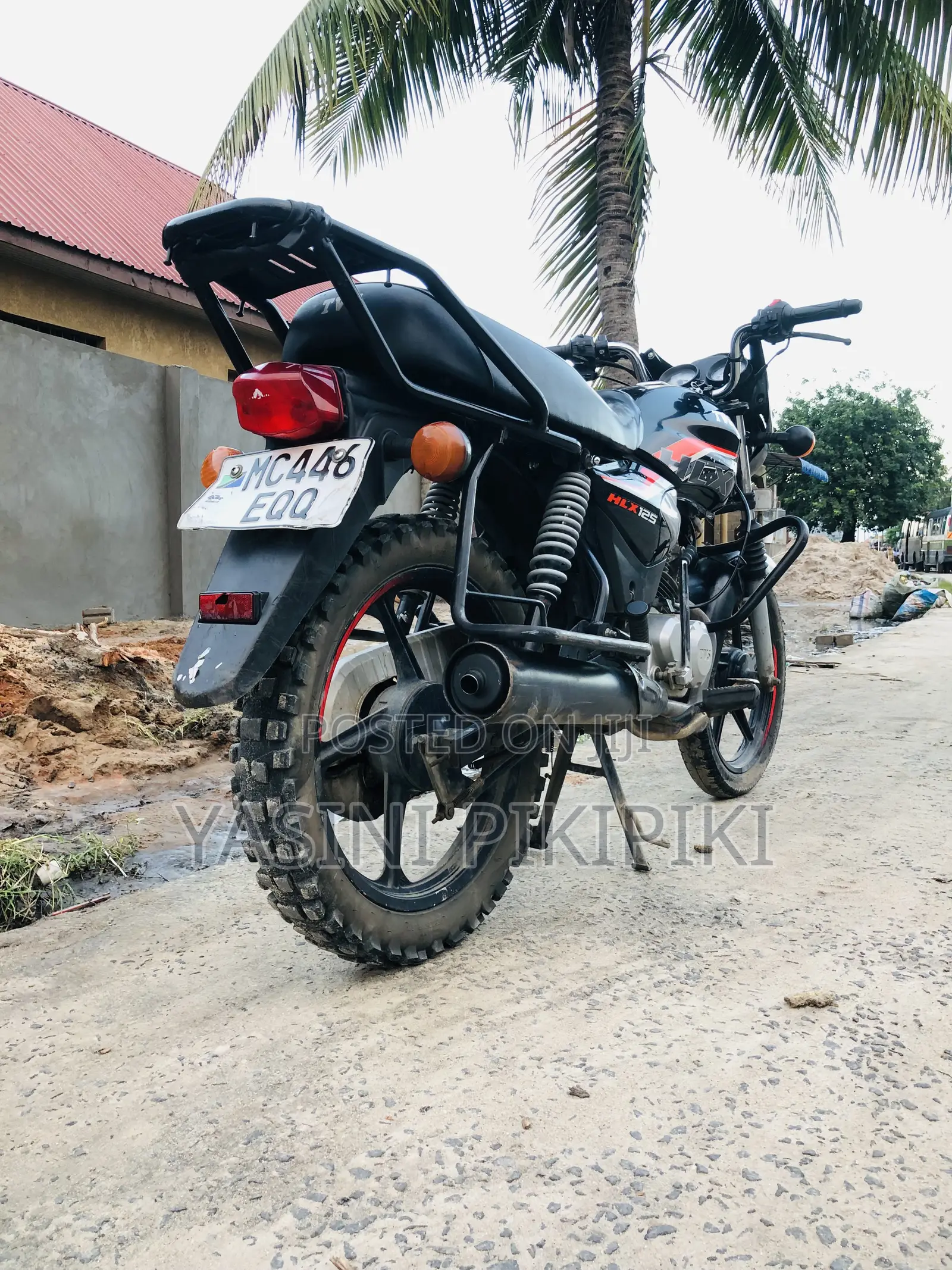 TVS HLX 125 2025 Black