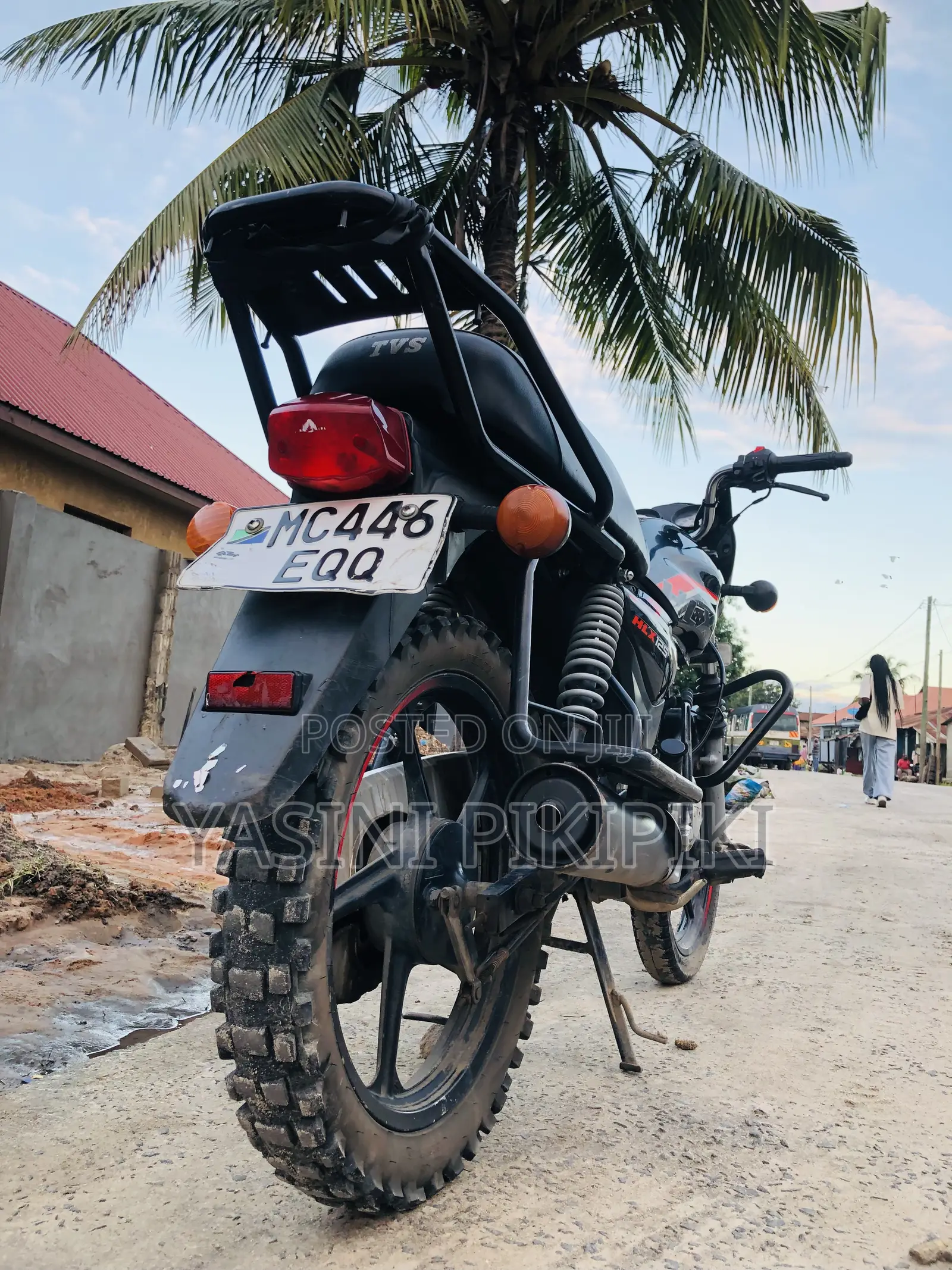 TVS HLX 125 2025 Black