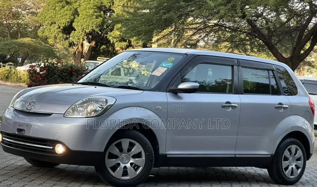 Mazda Verisa 2011