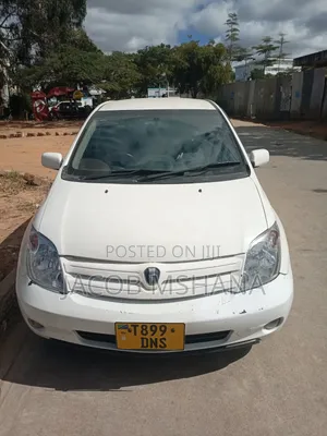 Toyota IST 2003 White