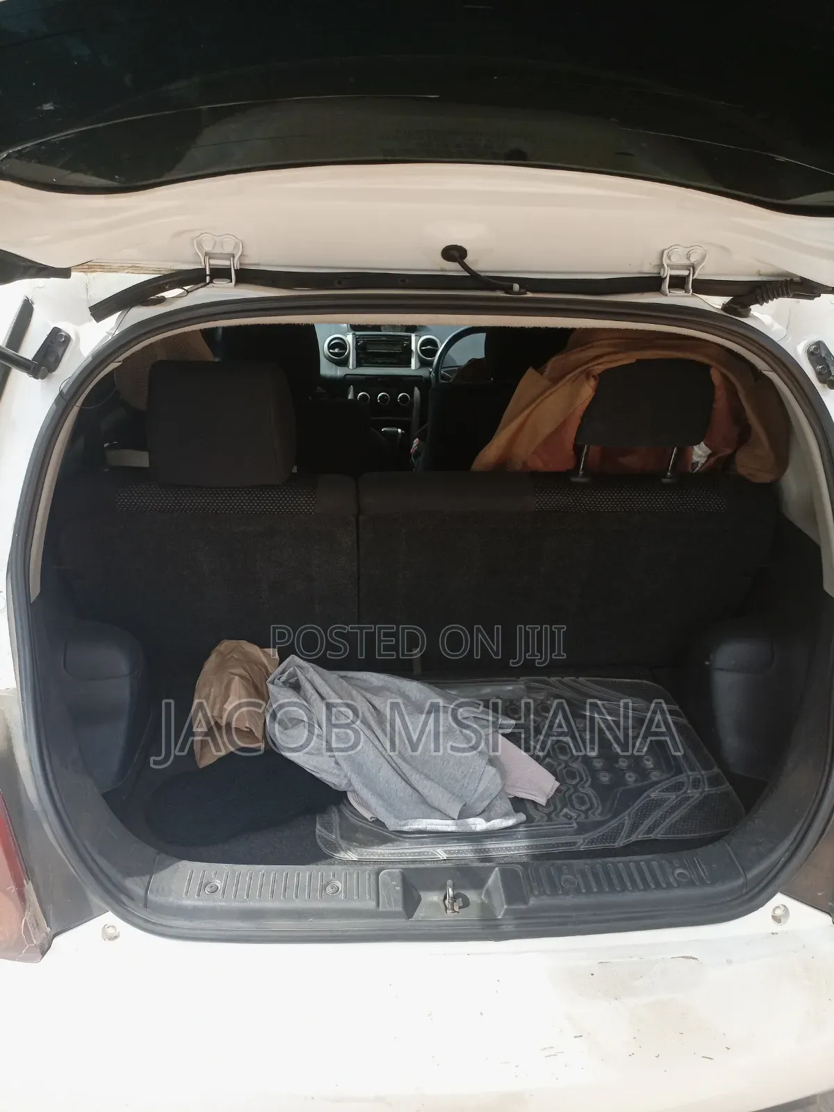 Toyota IST 2003 White