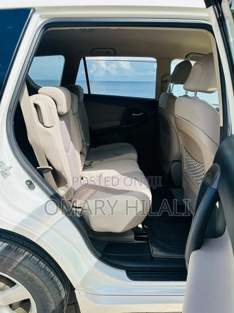 Toyota Vanguard 2007 White
