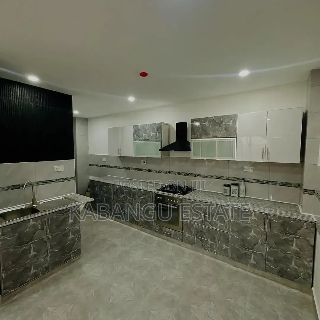 3bdrm Apartment in Msasani for sale