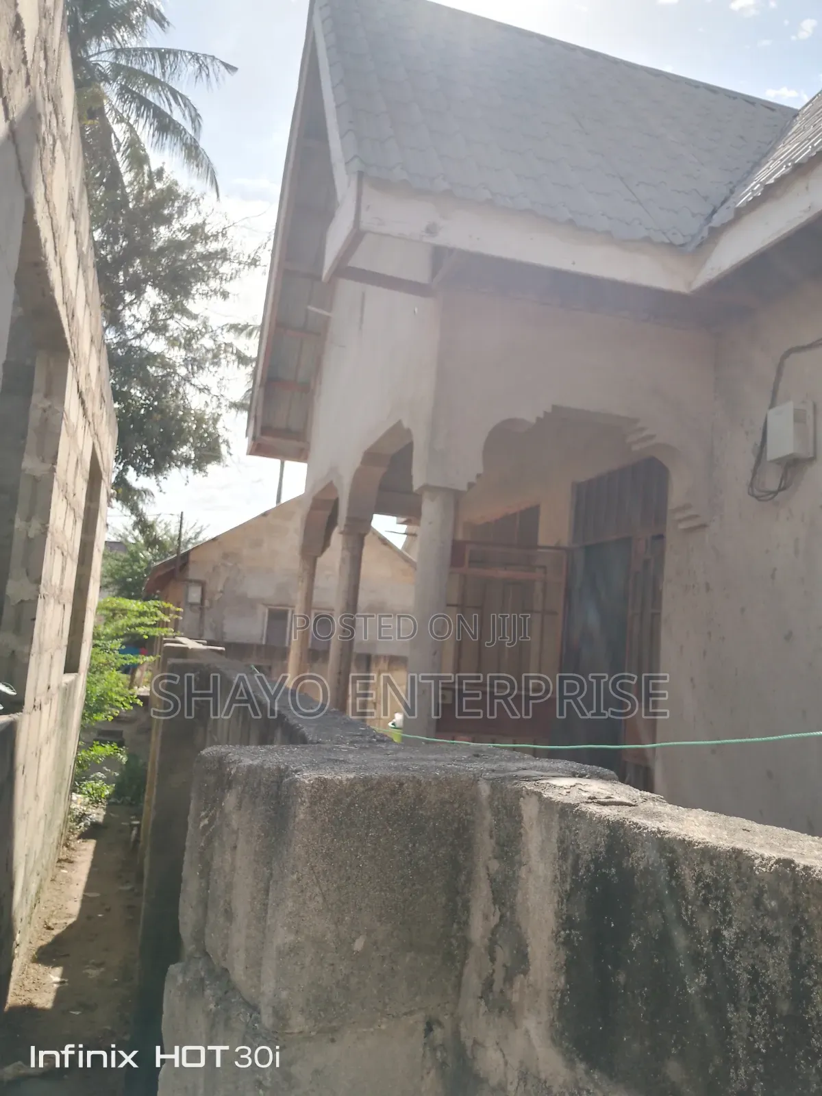 4bdrm Block of Flats in Mabwepande Manzese, Bunju for sale
