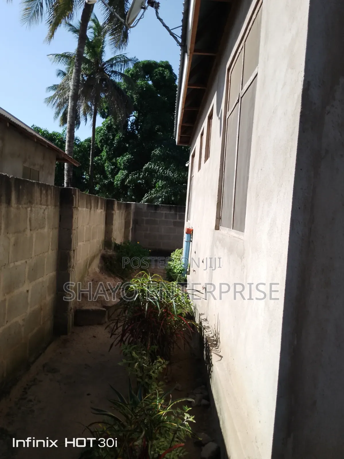 4bdrm Block of Flats in Mabwepande Manzese, Bunju for sale