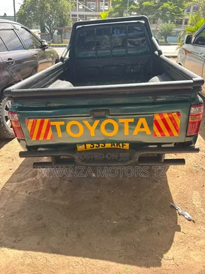 Toyota Hilux 2002 Green