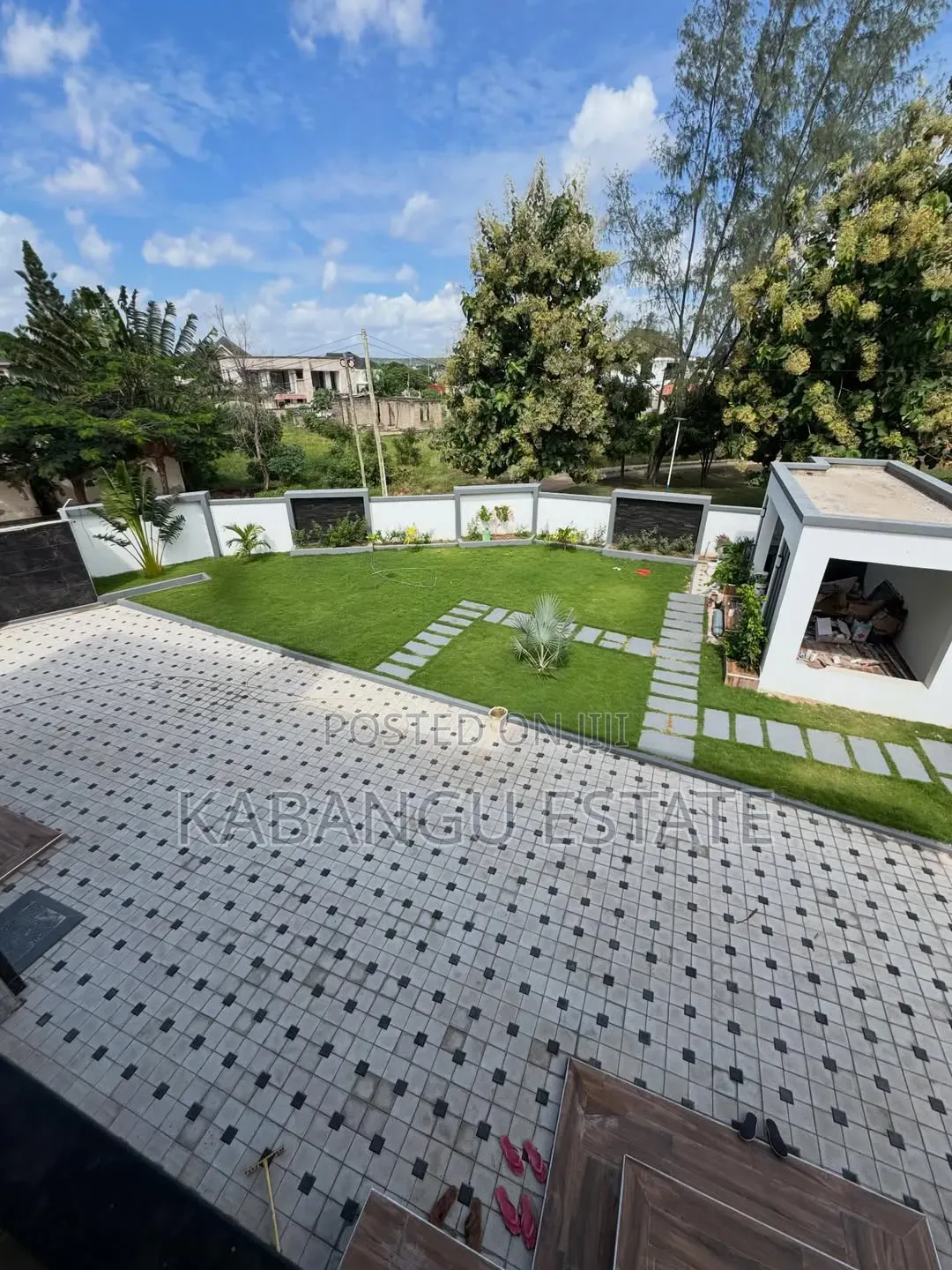 6bdrm Mansion in Mbweni Jkt for sale