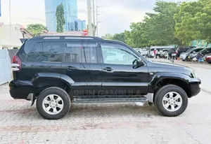 Toyota Land Cruiser 2004 Black