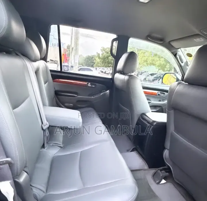 Toyota Land Cruiser 2004 Black