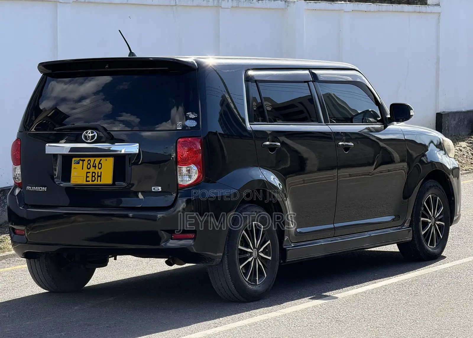 Toyota Corolla Rumion 2010 Black