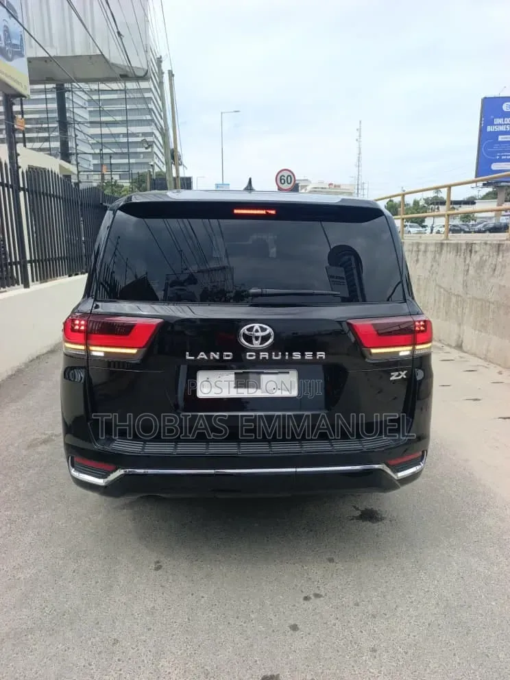 Toyota Land Cruiser 2025 Black