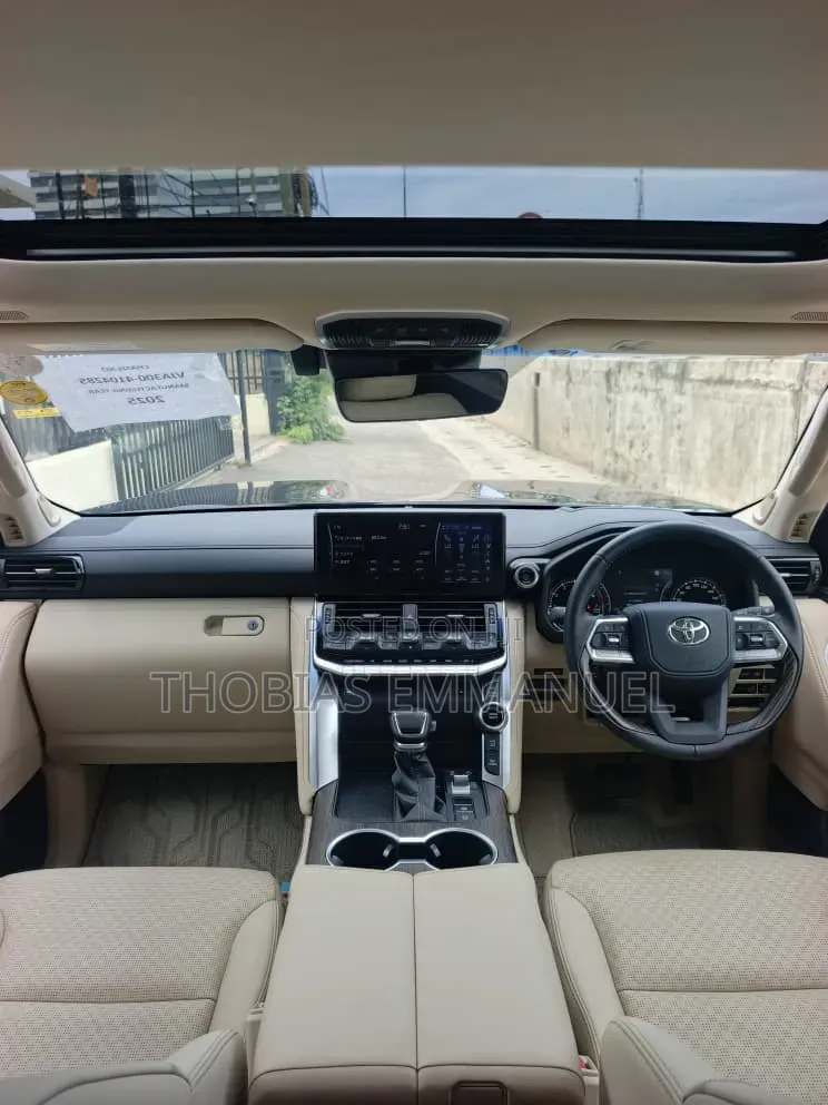 Toyota Land Cruiser 2025 Black