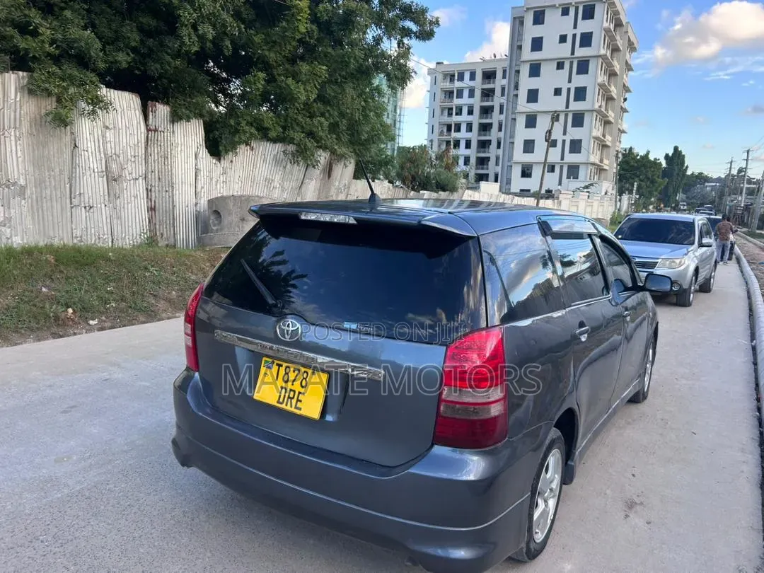 Toyota Wish 2005 Gray