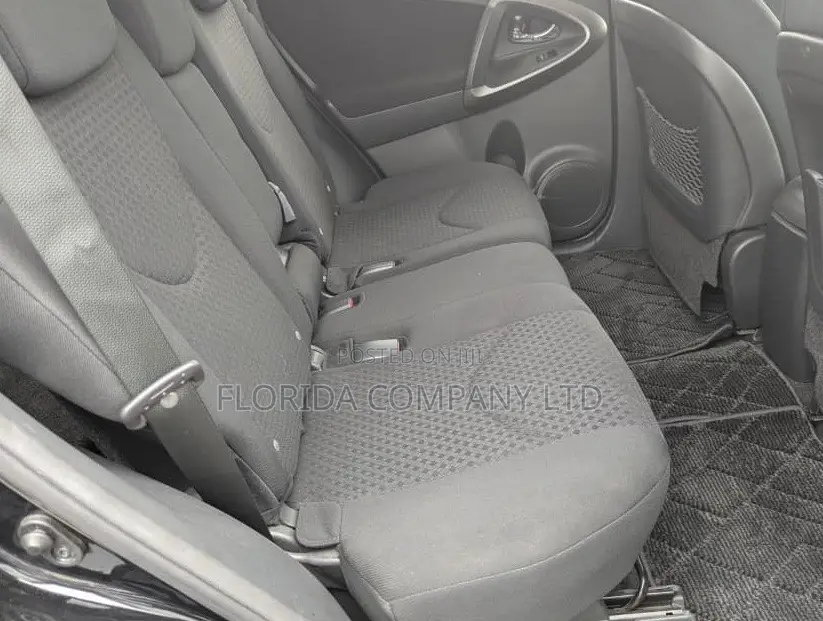 Toyota Vanguard 2011 Black