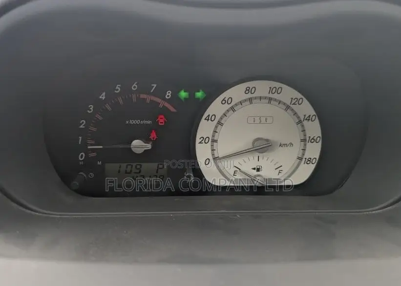 Toyota IST 2003 Yellow