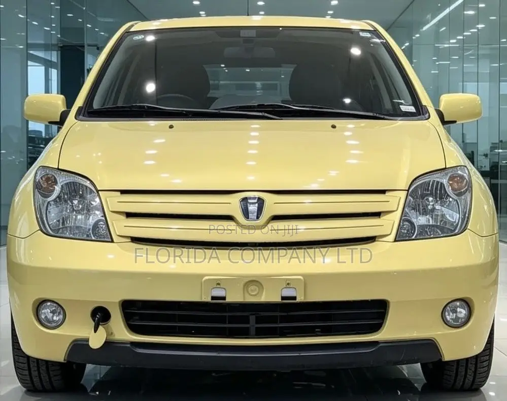 Toyota IST 2003 Yellow
