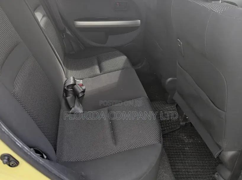 Toyota IST 2003 Yellow