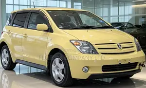 Toyota IST 2003 Yellow