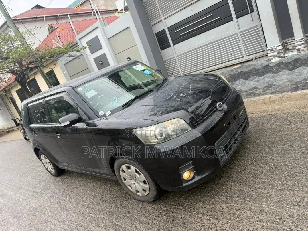 Toyota Corolla Rumion Hatchback 1.5 FWD 2009 Black