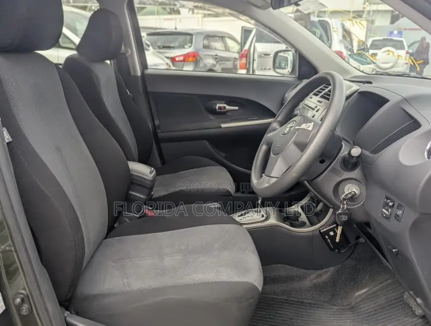 Toyota IST 2011 Black
