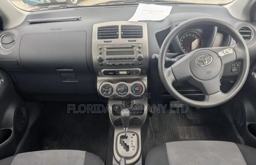 Toyota IST 2011 Black