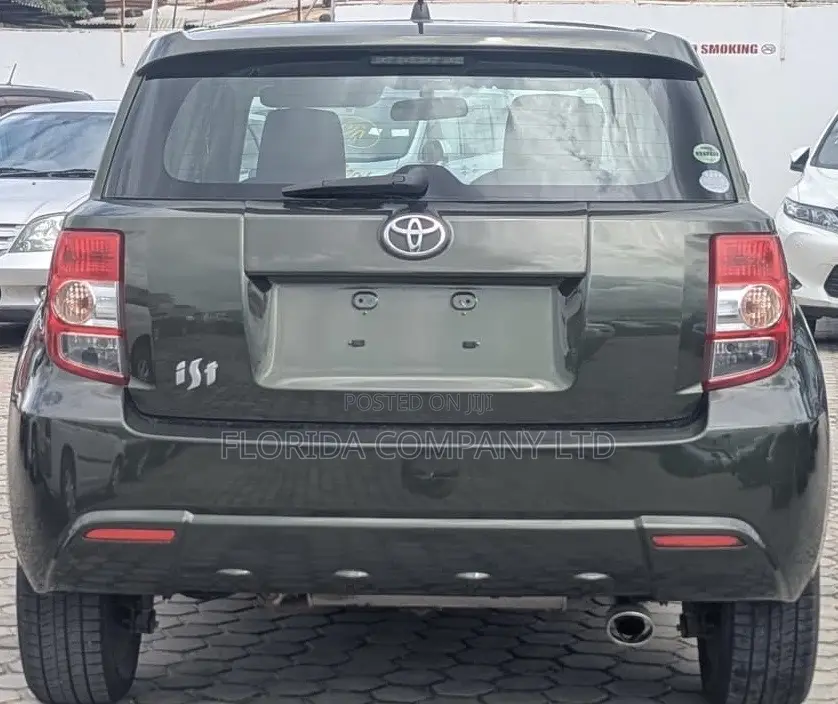 Toyota IST 2011 Black