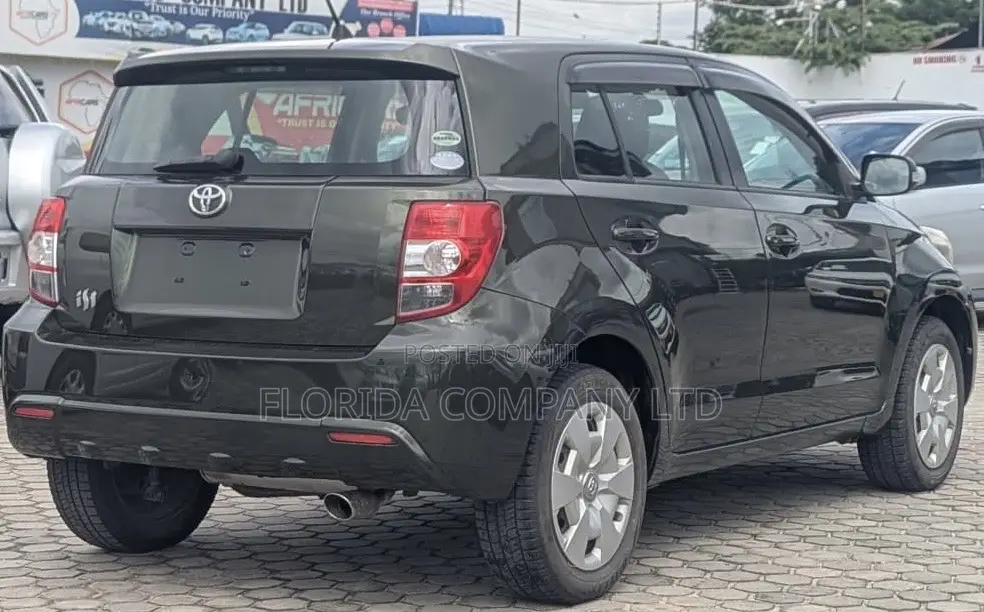 Toyota IST 2011 Black