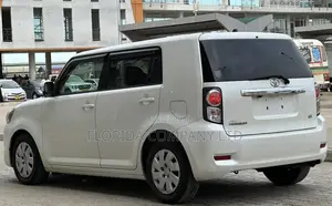 Toyota Corolla Rumion 2011 White