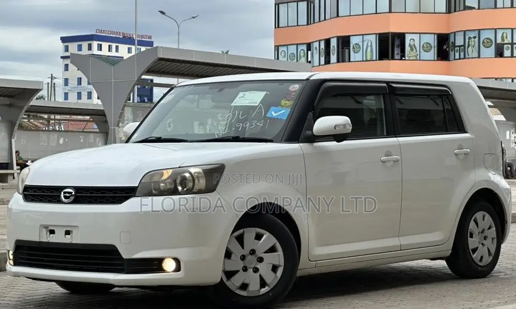 Toyota Corolla Rumion 2011 White