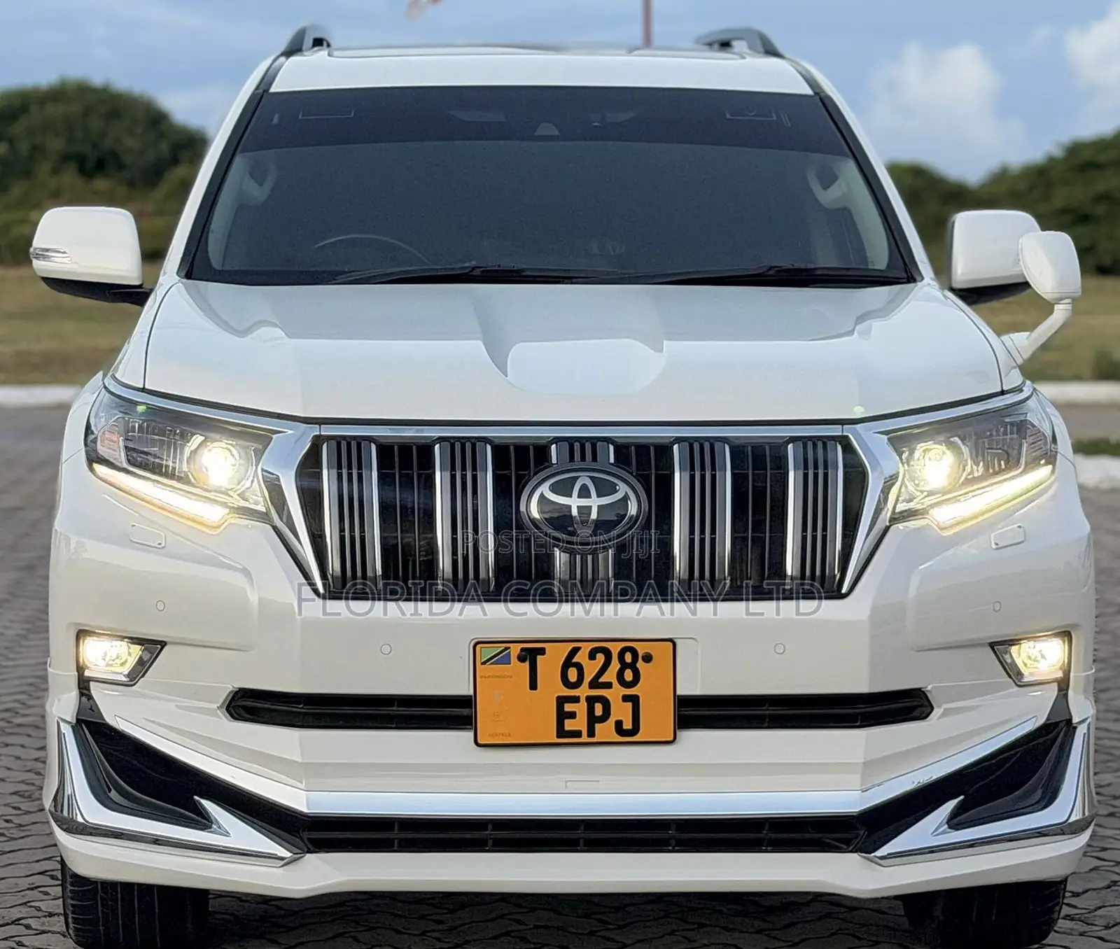 Toyota Land Cruiser Prado 2022 White