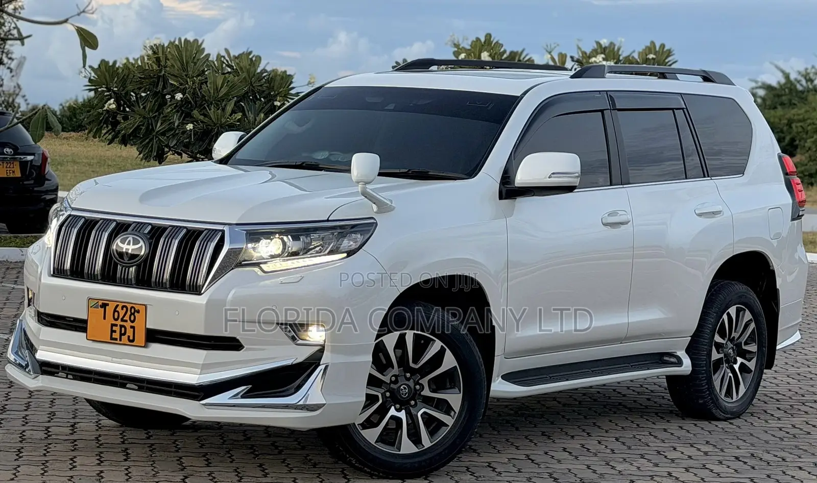 Toyota Land Cruiser Prado 2022 White