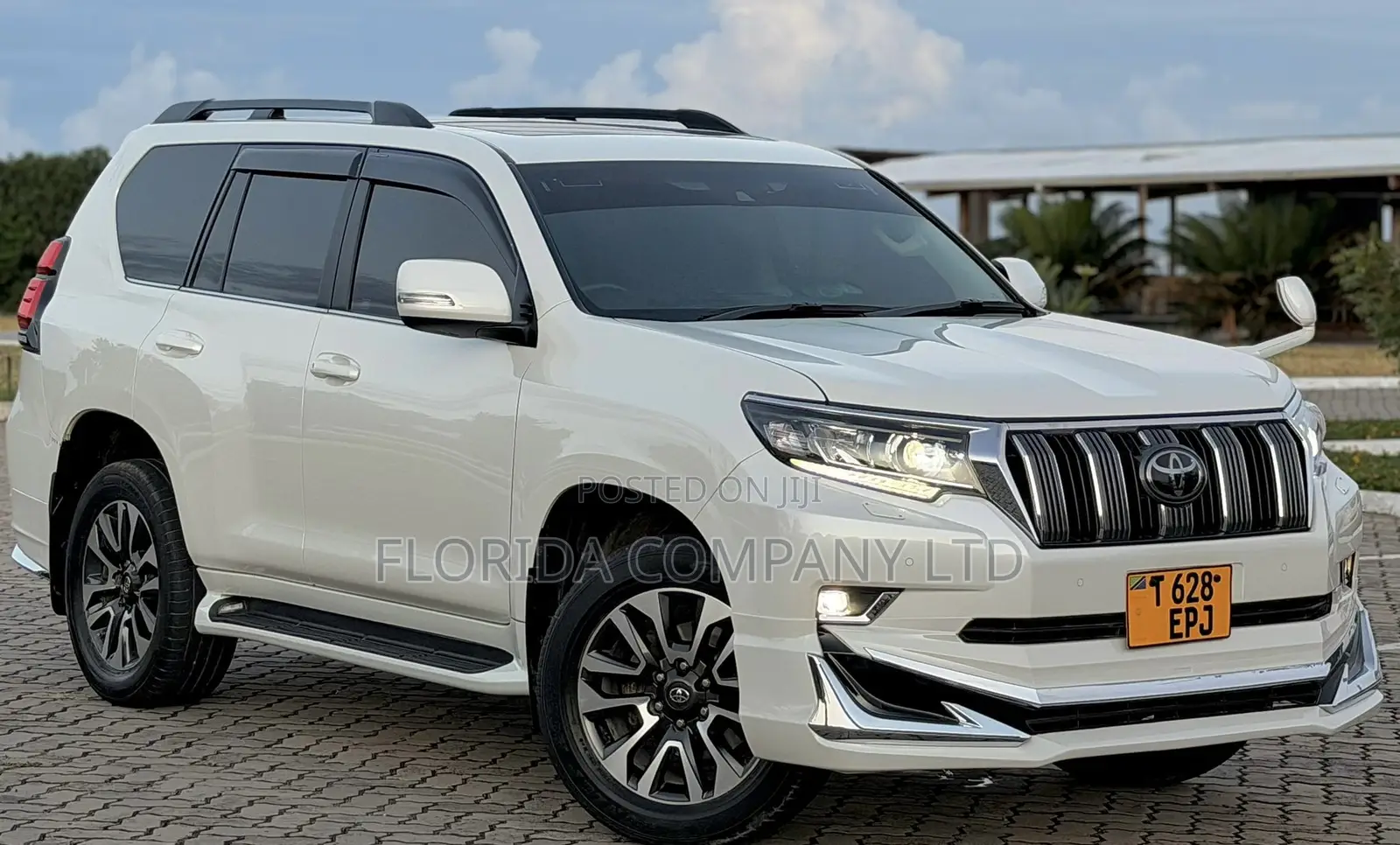 Toyota Land Cruiser Prado 2022 White